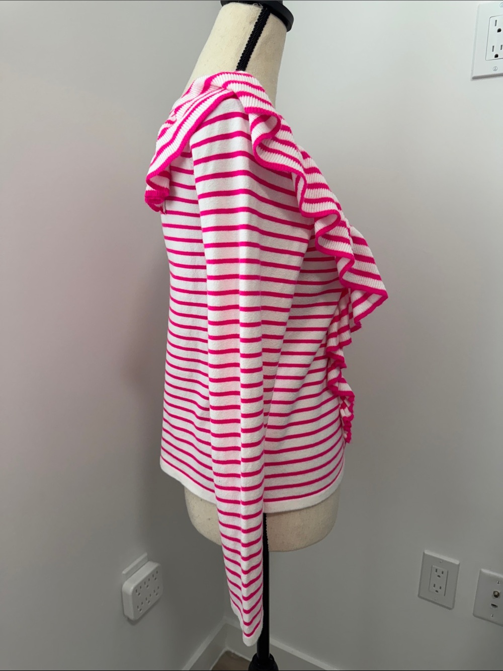 Lilly Pulitzer Ruth Ruffle Sweater in Pink Tango.  Sz Small - Picture 4 of 10